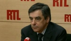 Fillon rend hommage aux forces de police