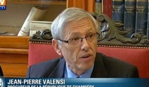 Policier tué en Savoie : la vidéo du magasin et un véhicule calciné examinés