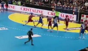 La passe dans le dos de Karabatic - France vs Suisse - 5/04/2012