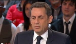 Sarkozy oppose le "mépris le plus cinglant à Joly"