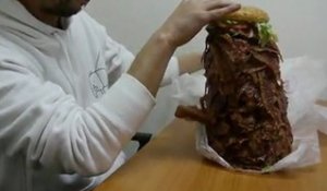 Hamburger Japonais avec 1050 tranches de bacon