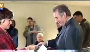 Présidentielle : Bayrou, premier des candidats du 1er tour à voter