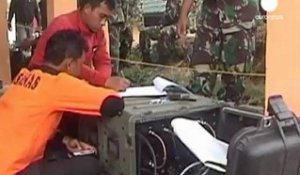 Indonésie : évacuation laborieuse des victimes du...