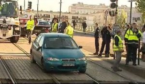 Rouen: une voiture s'engouffre dans le tunnel du métro
