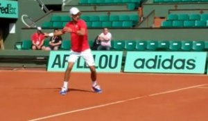 Novak Djokovic prepares the 2012 French Open