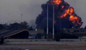 Benghazi lourdement bombardée
