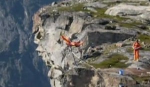 Barre fixe et Base Jump pour Richard Henriksen