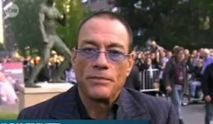 Jean-Claude Van Damme confond une association et un club échangiste !