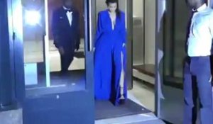 Kim Kardashian pose en brassière après avoir minci