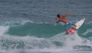 Gabriel Medina Backflip Surf