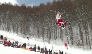 A Fukushima, ambiance festive lors de la Coupe de ski freestyle