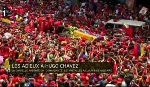 Les Vénézuéliens disent adieux à Chavez