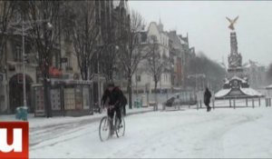 Le centre-ville de Reims sous la neige