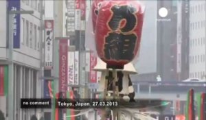 Japon : des acteurs défilent pour marquer... - no comment