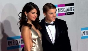 Justin Bieber Visits Selena Gomez