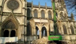 Démolition de la façade est de l'église Saint-Jacques