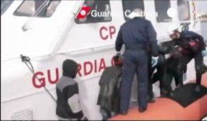 500 migrants secourus au large de la Sicile