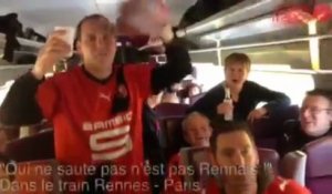 Ambiance à bord d'un train de supporters rennais