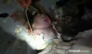 Un bébé retrouvé vivant, coincé dans un tuyau d'évacuation - MIRACULEUX