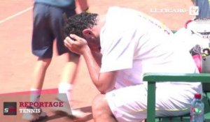 Roland Garros: Cyril Hanouna épuisé après son match