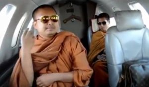 Des moines bouddhistes à bord d’un jet privé font scandale en Thaïlande