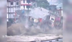 La mousson précoce entraine d'impressionnants glissements de terrain en Inde
