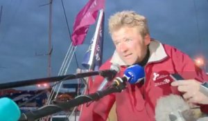 Arrivée de Yann Elies - La Solitaire du Figaro Eric Bompard cachemire