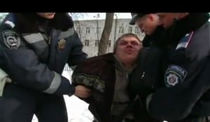 Conducteur russe trop saoul face à la police
