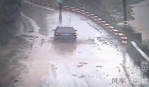 Eboulement sur une voiture en Chine