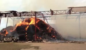 Incendie spectaculaire d'un entrepôt agricole à Amance (70) (1/3)