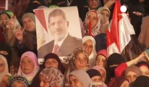 La police tire des bombes lacrymogènes sur es pro-Morsi