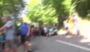 Altercation entre le staff de la Sky et des spectateurs sur le Tour de France 2013