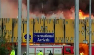 Un gigantesque incendie paralyse l'aéroport de Nairobi, au Kenya