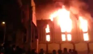 Les pro-Morsi incendient l'église de St Moïse à Abu Helal - Minya