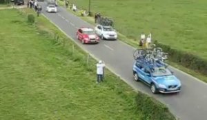 L'animation des agriculteurs du Pas-de-Calais à Parenty, à l'occasion du Tour de France de passage dans la vallée de la Course.