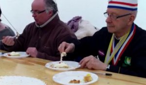Foire de Saint-Pol : Michel Théret goûte la tarte Adeline