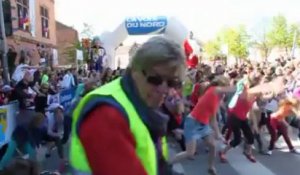 Estaires : flashmob pour la dernière étape des 4 Jours de Dunkerque