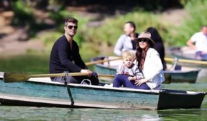 Robin Thicke rame avec sa famille durant une journée relaxante