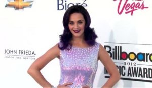Katy Perry révèle qu'elle a eu des pensées suicidaires après s'être séparée de Russell Brand