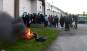 Les surveillants du centre de détention de Villenauxe bloquent les parloirs