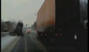 Canada. Un spectaculaire accident sur une autoroute en Ontario