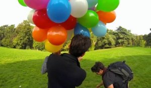 "Upstragram" : survoler Paris avec des ballons à l'hélium