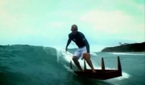 Kelly slater : when a surf legend surf a table