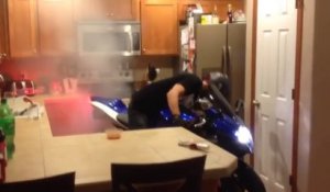 Faire un BURN en moto dans sa cuisine!