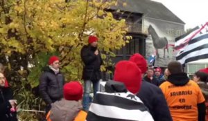 Bonnets rouges à Carhaix : discours d'Olivier Le Bras syndicaliste chez Gad.