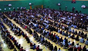 1500 élèves d'une école au Québec refont la cup song