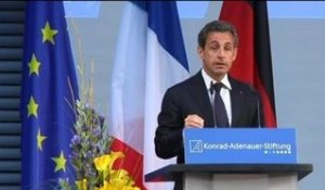 Sarkozy: "rien ne serait pire qu'un affrontement inutile avec la Russie" - 28/02