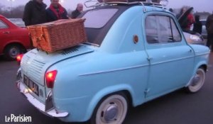 Des centaines de voitures anciennes dans les rues de Paris