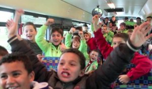 Les supporters de l'AS Yzeure au départ des 16e de finale de coupe de France