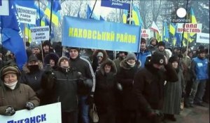 Ukraine : le pouvoir cède du terrain